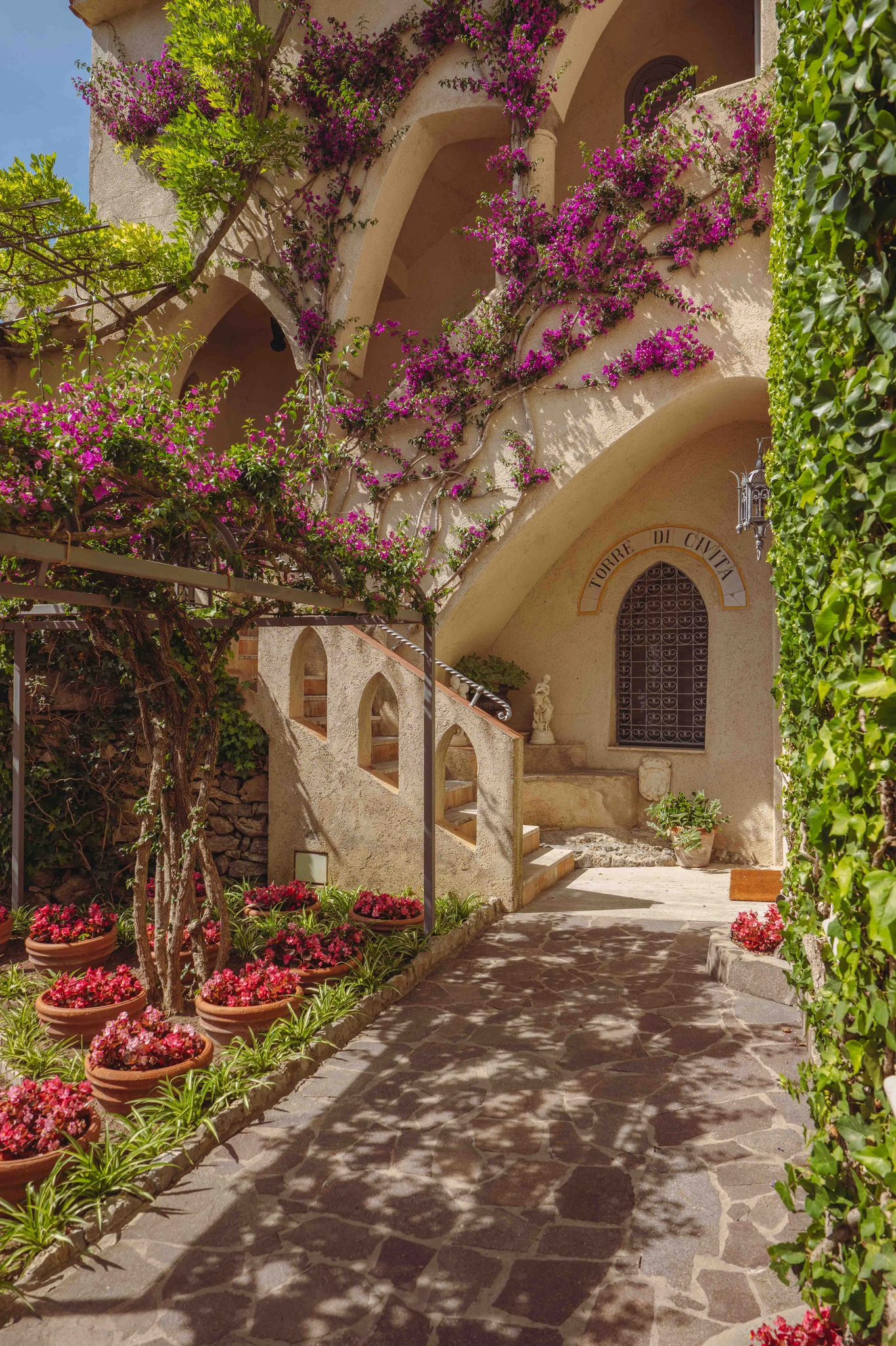 A quiet courtyard moment